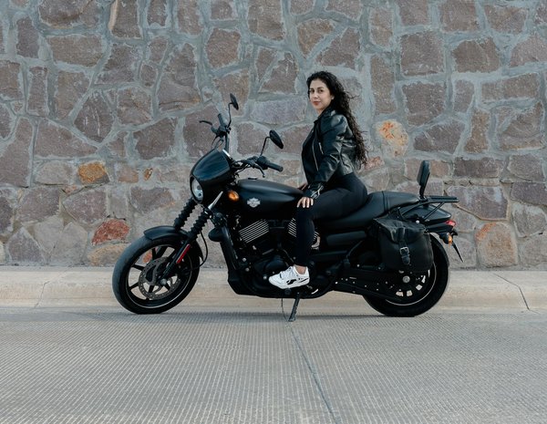 How to install a roof-mounted cargo box on a British SUV for extra storage?